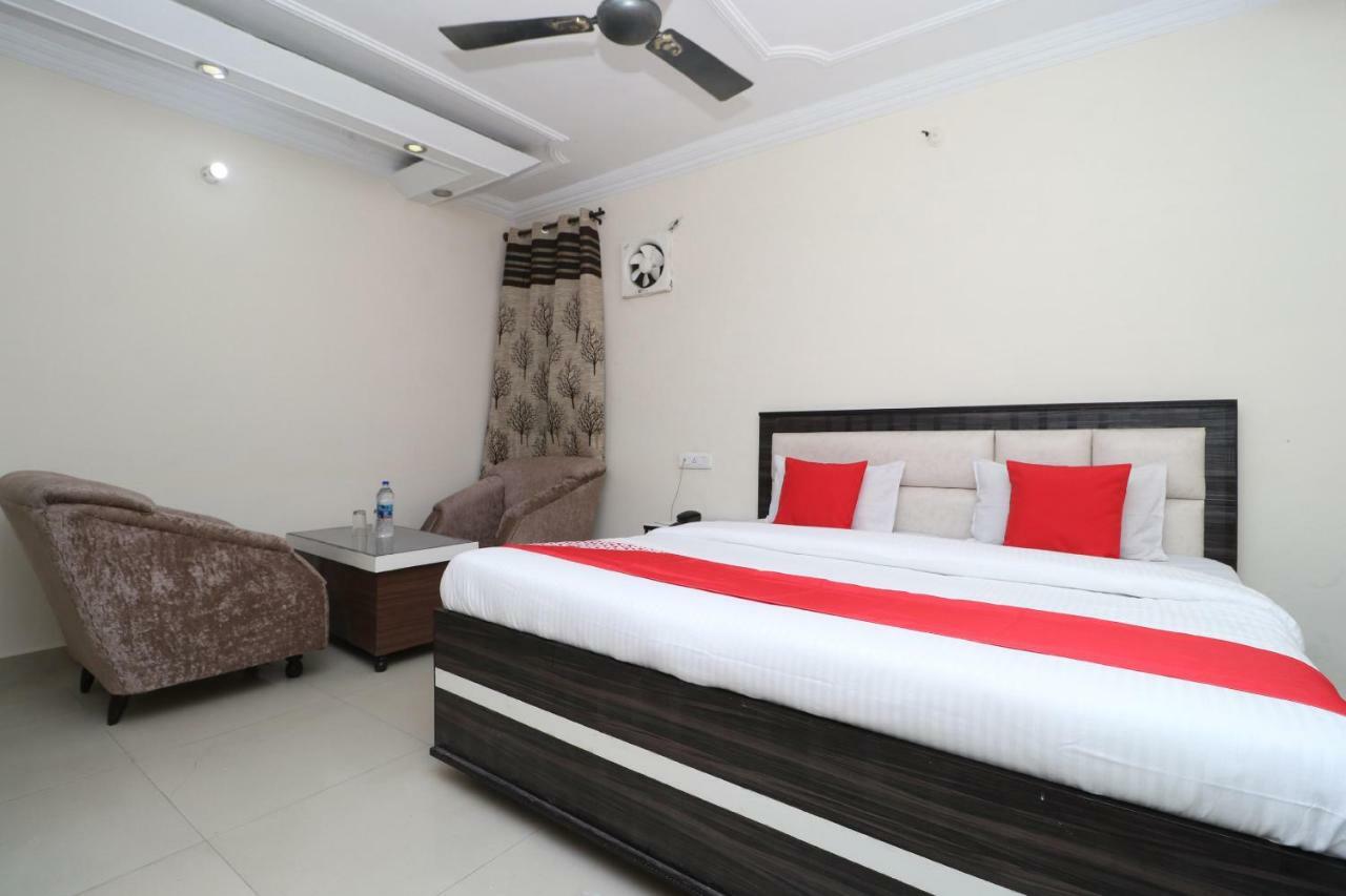 Oyo 37721 Hotel Kings Pathankot Exterior photo